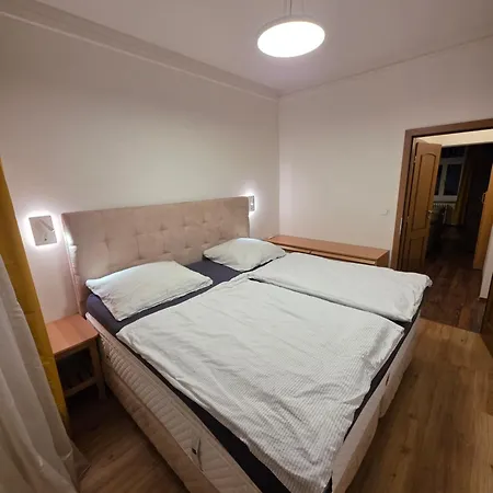 63m2 S Balkonem V Lazenskem Centru Apartman Karlovy Vary